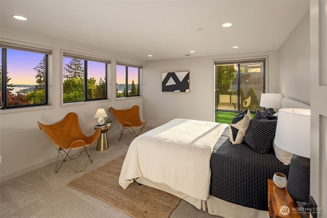 8221 NE 117th Street, Kirkland, WA 98034