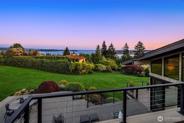 8221 NE 117th Street, Kirkland, WA 98034