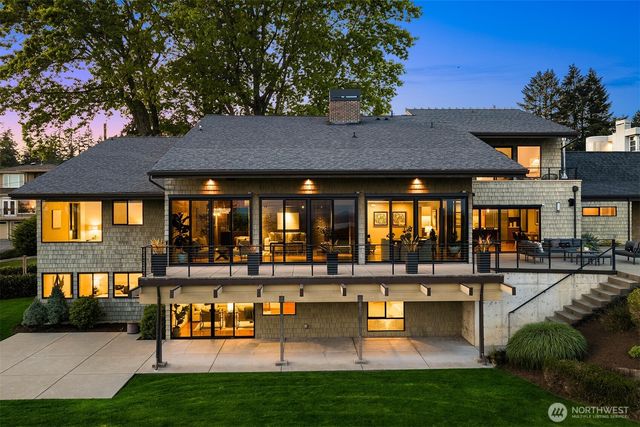 8221 NE 117th Street, Kirkland, WA 98034