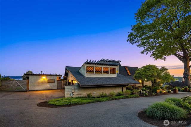 8221 NE 117th Street, Kirkland, WA 98034