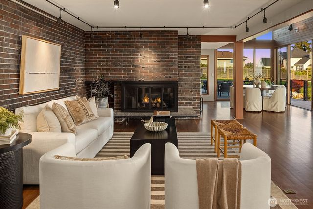 8221 NE 117th Street, Kirkland, WA 98034