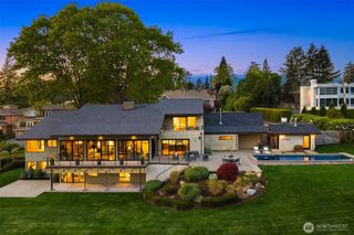 8221 NE 117th Street, Kirkland, WA 98034