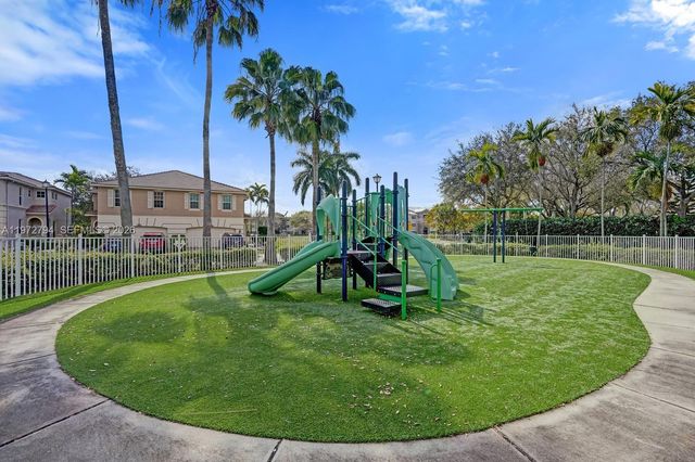 3542 Santa Fe Pl, Coconut Creek, FL 33073