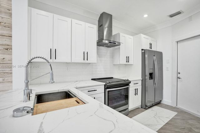 3542 Santa Fe Pl, Coconut Creek, FL 33073