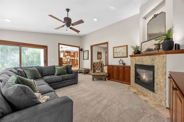 1630 Mackenzie Drive, Cedar Rapids, IA 52411