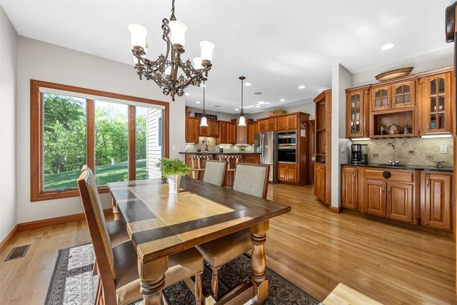 1630 Mackenzie Drive, Cedar Rapids, IA 52411