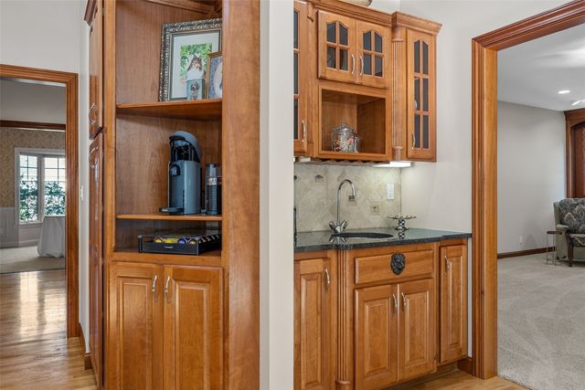 1630 Mackenzie Drive, Cedar Rapids, IA 52411