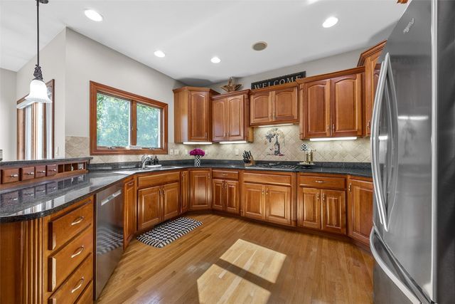 1630 Mackenzie Drive, Cedar Rapids, IA 52411