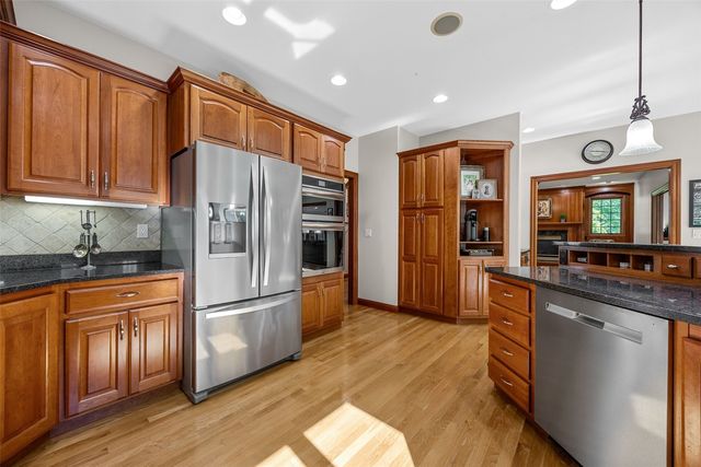 1630 Mackenzie Drive, Cedar Rapids, IA 52411