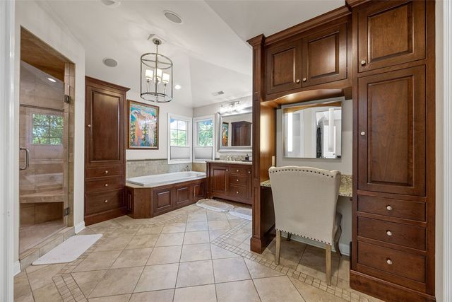 1630 Mackenzie Drive, Cedar Rapids, IA 52411