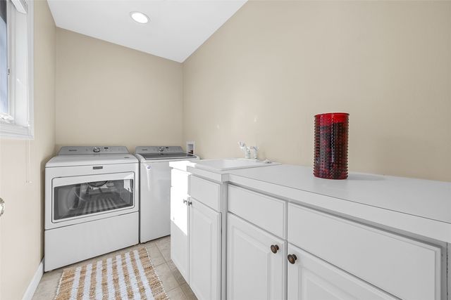 1630 Mackenzie Drive, Cedar Rapids, IA 52411