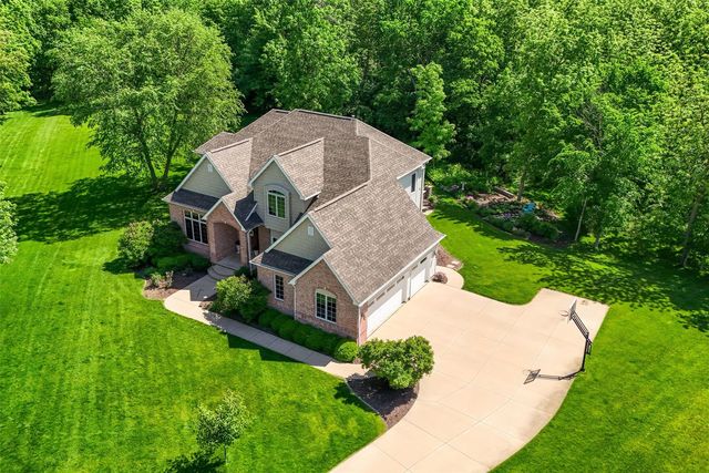 1630 Mackenzie Drive, Cedar Rapids, IA 52411