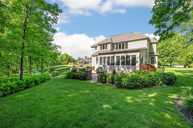 1630 Mackenzie Drive, Cedar Rapids, IA 52411