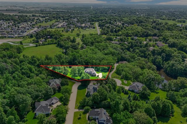 1630 Mackenzie Drive, Cedar Rapids, IA 52411