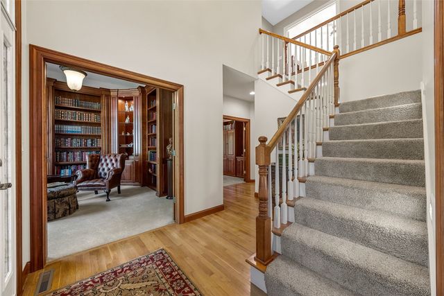 1630 Mackenzie Drive, Cedar Rapids, IA 52411