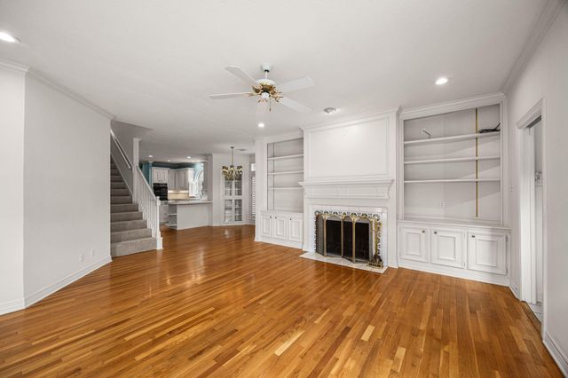 15914 S Barkers Landing Road, Houston, TX 77079