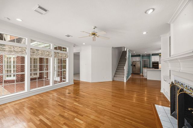 15914 S Barkers Landing Road, Houston, TX 77079