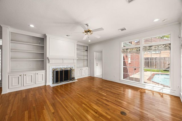 15914 S Barkers Landing Road, Houston, TX 77079