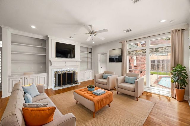 15914 S Barkers Landing Road, Houston, TX 77079