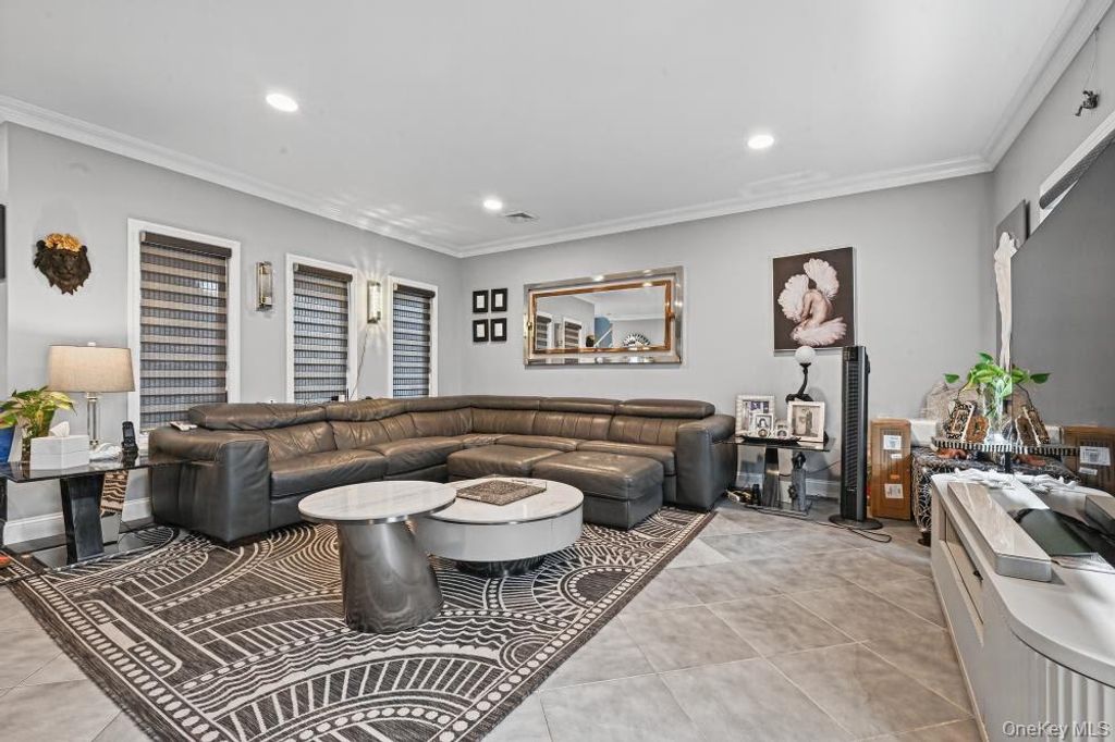 2555 Arleigh Road, East Meadow, NY 11554 — photo 2
