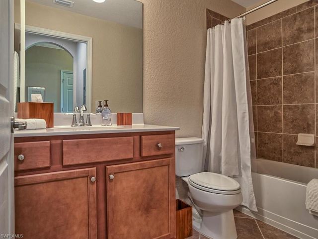 9830 Giaveno CIR 1617, Naples, FL 34113