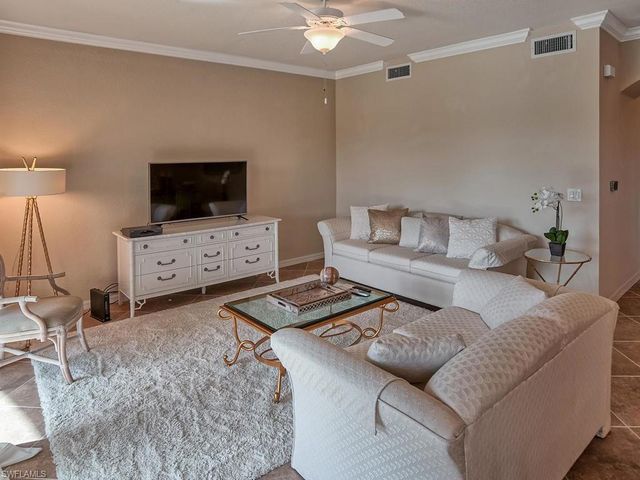 9830 Giaveno CIR 1617, Naples, FL 34113