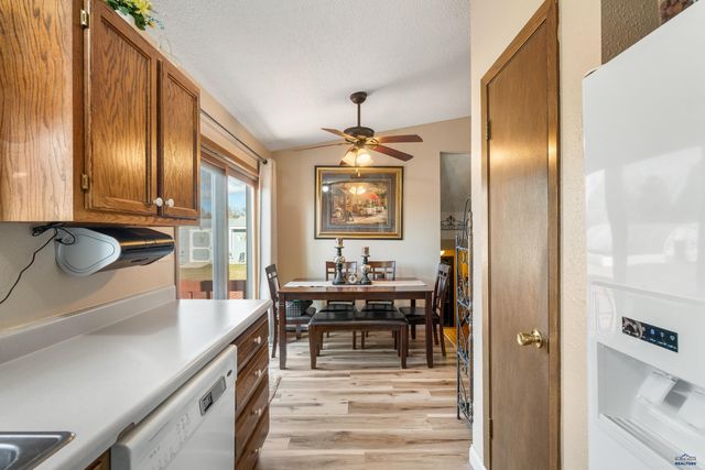 6560 BEVERLY DR, Rapid City, SD 57701