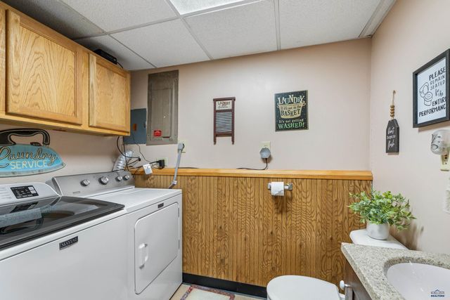 6560 BEVERLY DR, Rapid City, SD 57701