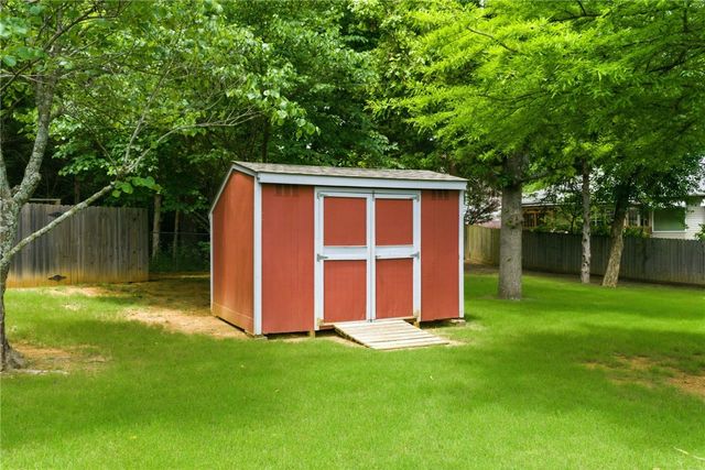 2764 N Ashbrook Drive, Fayetteville, AR 72703