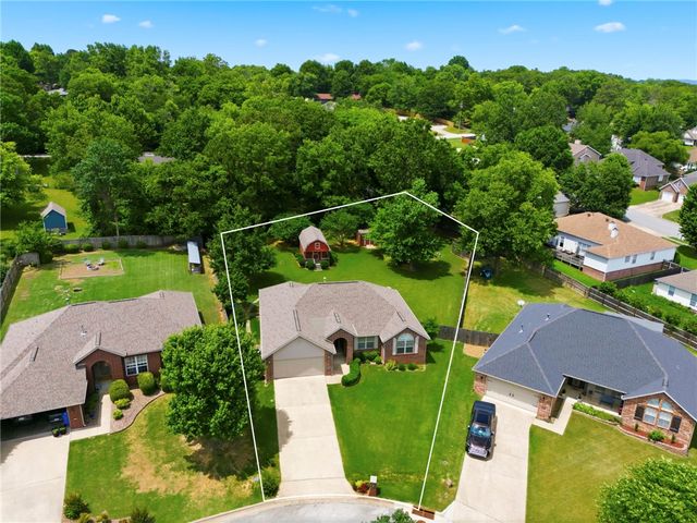 2764 N Ashbrook Drive, Fayetteville, AR 72703