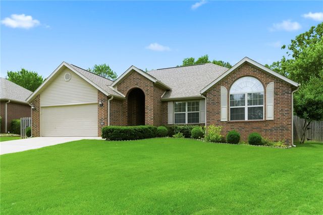 2764 N Ashbrook Drive, Fayetteville, AR 72703