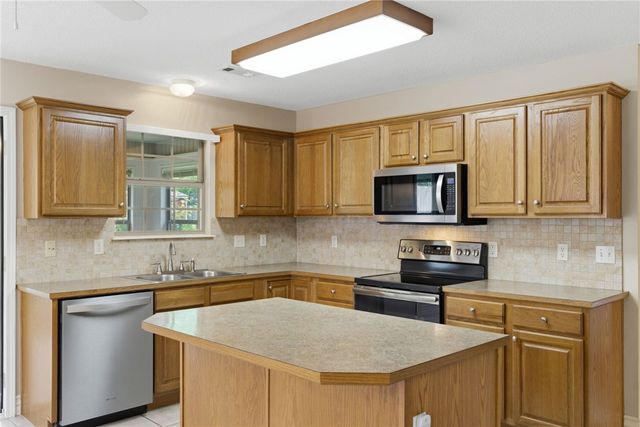 2764 N Ashbrook Drive, Fayetteville, AR 72703