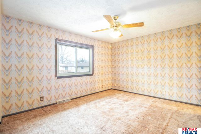 6373 S 140th Avenue, Omaha, NE 68137