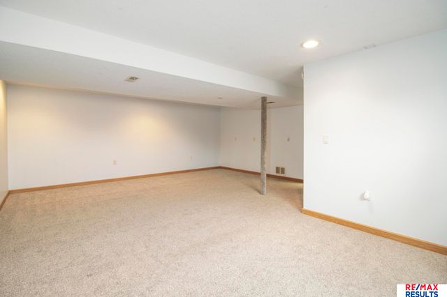 6373 S 140th Avenue, Omaha, NE 68137