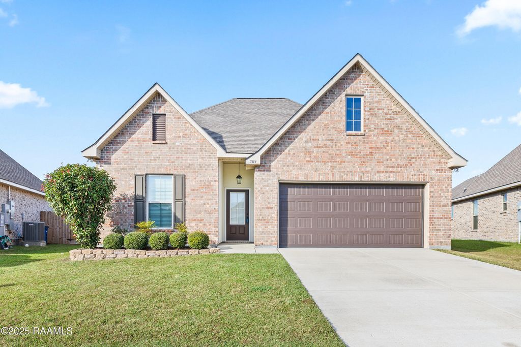 309 Berg Court, Youngsville, LA 70592