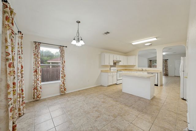 1939 OWLWOLF CRK, San Antonio, TX 78245