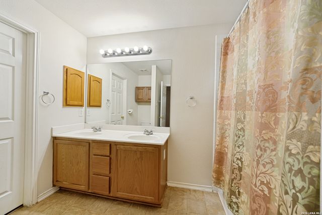 1939 OWLWOLF CRK, San Antonio, TX 78245