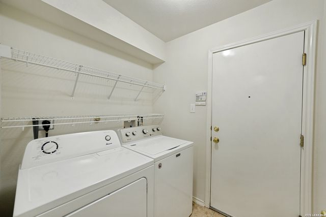 1939 OWLWOLF CRK, San Antonio, TX 78245