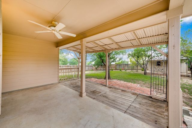 1939 OWLWOLF CRK, San Antonio, TX 78245