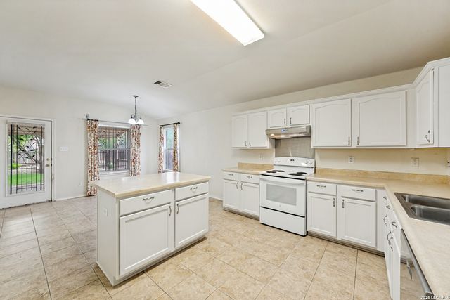 1939 OWLWOLF CRK, San Antonio, TX 78245