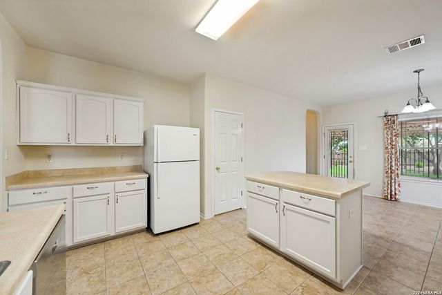 1939 OWLWOLF CRK, San Antonio, TX 78245