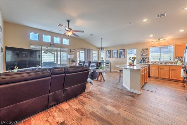 572 Broomspun Street, Henderson, NV 89015