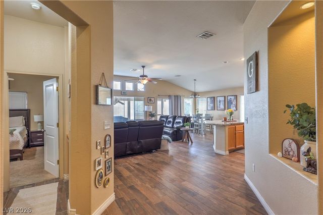 572 Broomspun Street, Henderson, NV 89015