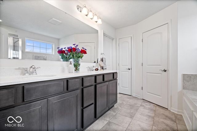 6114 Hardwick Drive, Whitestown, IN 46075