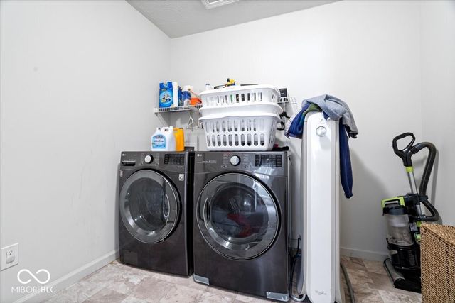 6114 Hardwick Drive, Whitestown, IN 46075