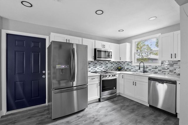 3007 DIXIE AVENUE, Sarasota, FL 34234
