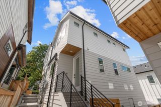 10338 Wallingford Avenue N #B, Seattle, WA 98133