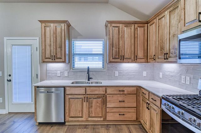 3225 Pagoda Pead Drive, Yukon, OK 73099