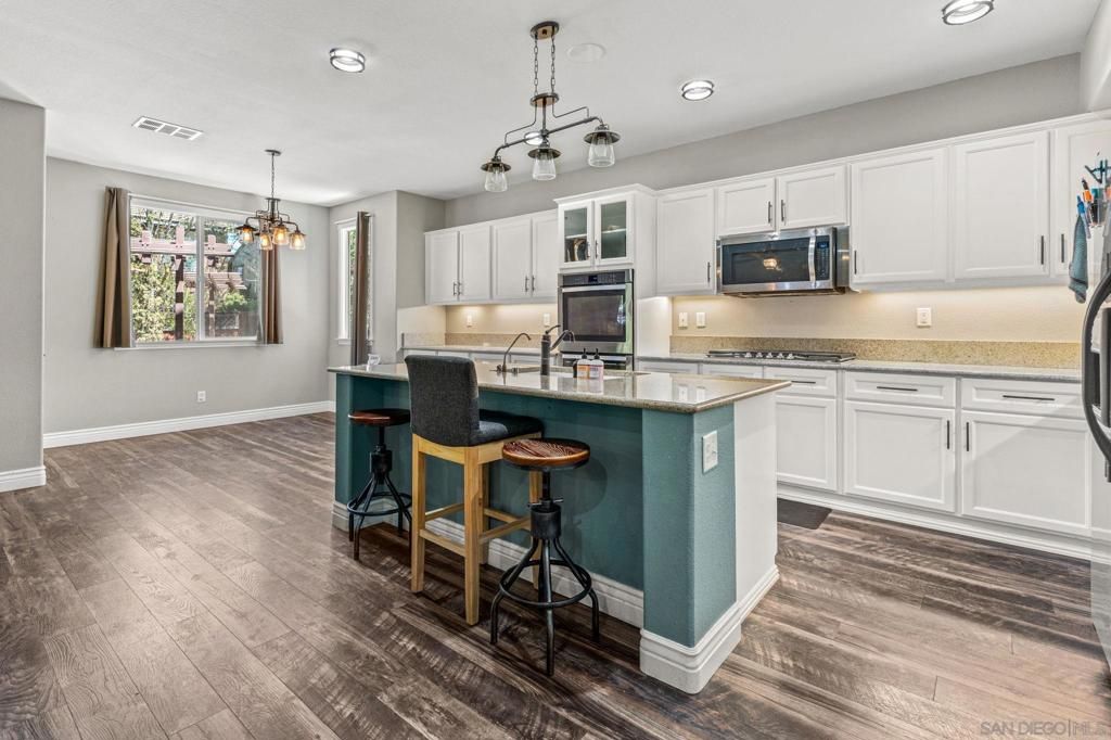 33544 Bellflower Pl, Murrieta, CA 92563 — photo 4
