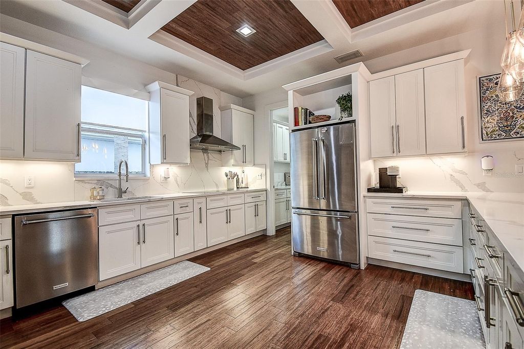 Image 12 of property listing at 3311 W PAUL AVENUE, Tampa, FL 33611